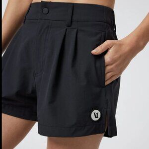 Vuori  Solar Shorts NWT Black Large